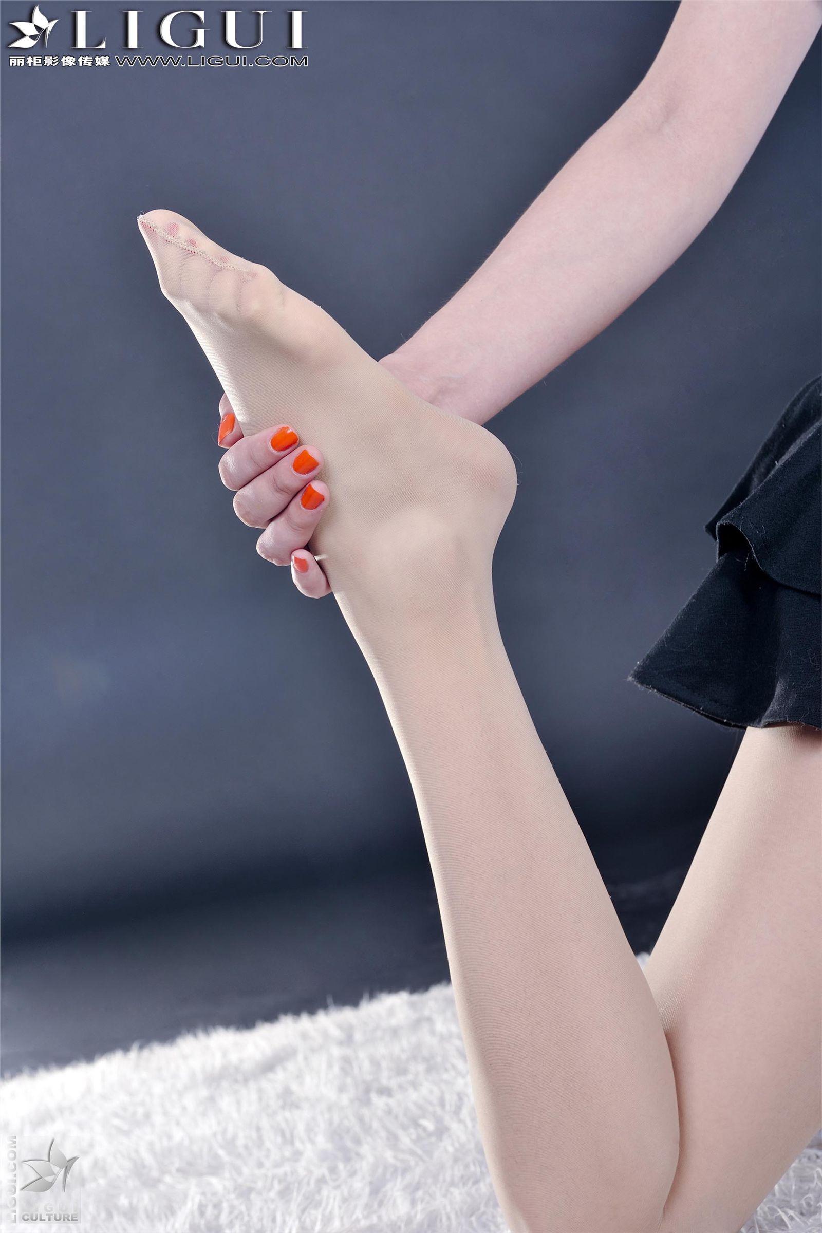 [Li cabinet] 2013.03.17 network beauty model Lingling domestic silk stockings beauty
